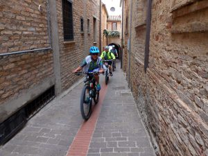 tra-le-vie-del-borgo